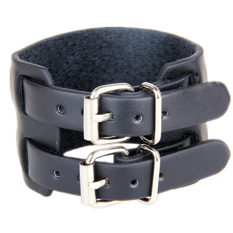 Bracelet manchette cuir noir triple sangle vue de côté avec boucles ajustables