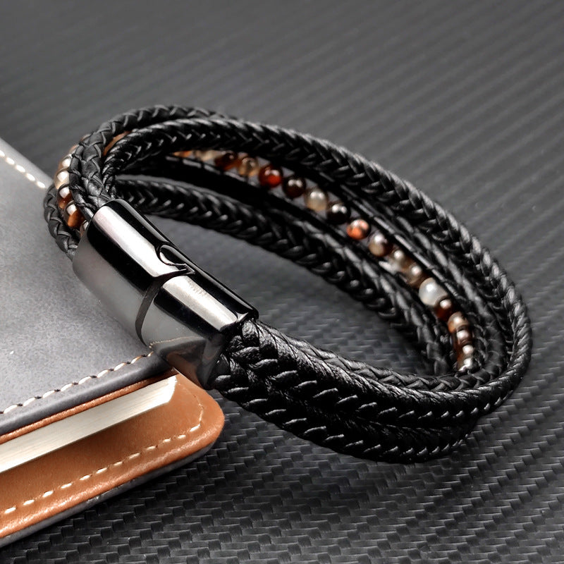 Bracelet multi-rangs cuir tressé noir vue de côté avec fermoir magnétique